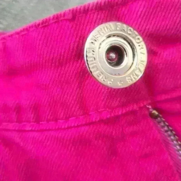 Pink shorts made in  Brazil size 7/8 - Picture 3 of 7